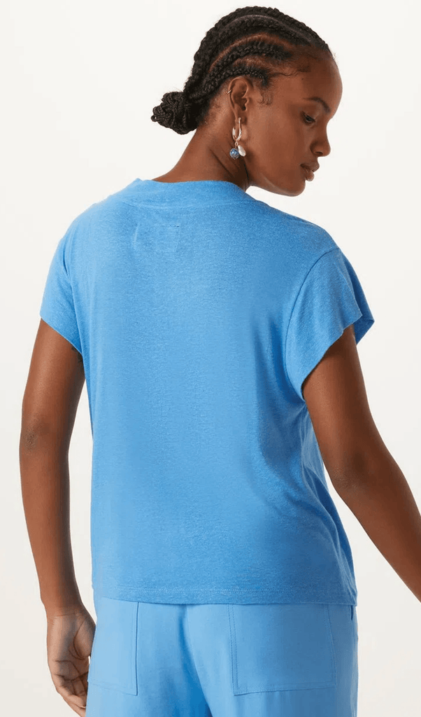 T-shirt Viscolinho Decote V Azul Shoulder