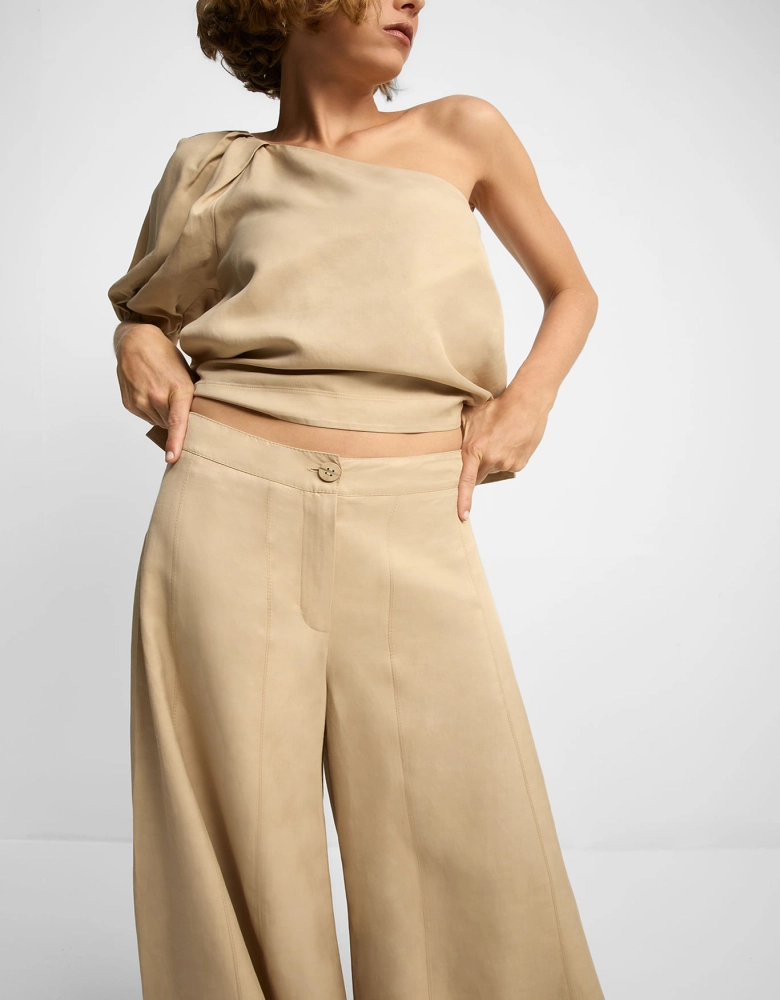  Calça pantalona recortes pespontados