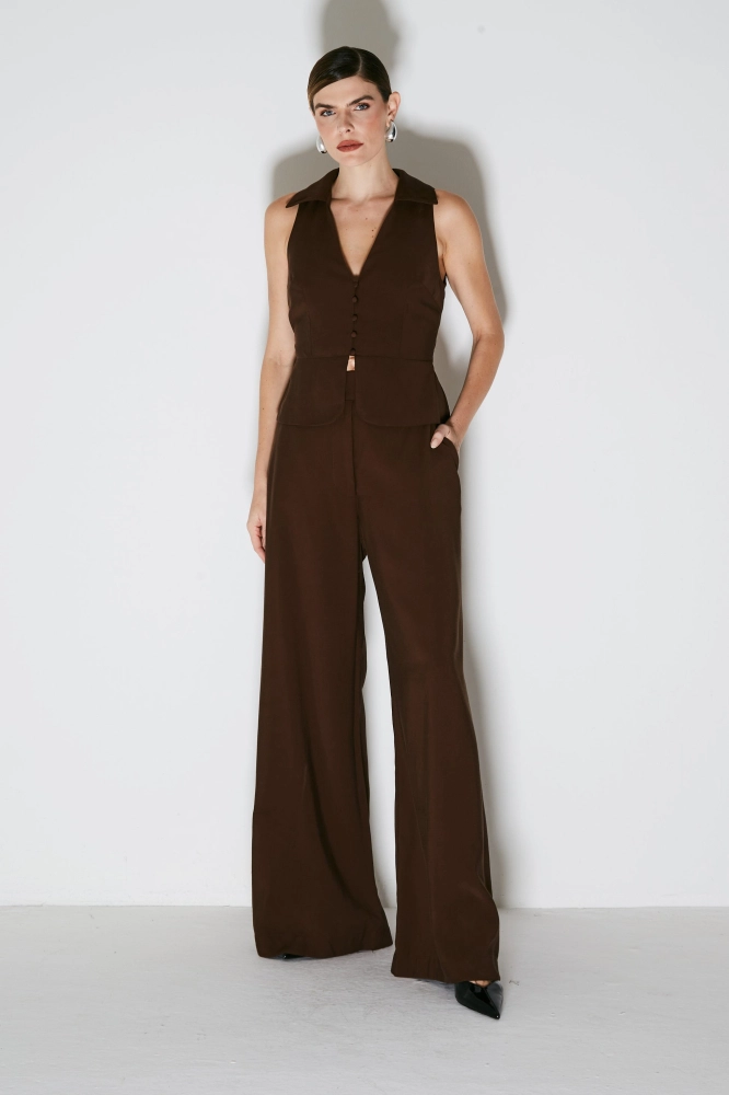CONJUNTO COLETE COM ABERTURA E CALÇA PANTALONA ALFAIATADA