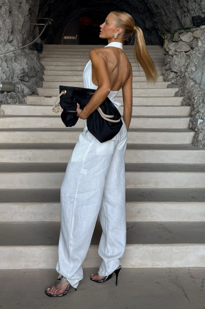 BLUSA FRENTE UNICA COM LAPELA TRANSPASSADA E BARRA ASSIMÉTRICA BRANCO