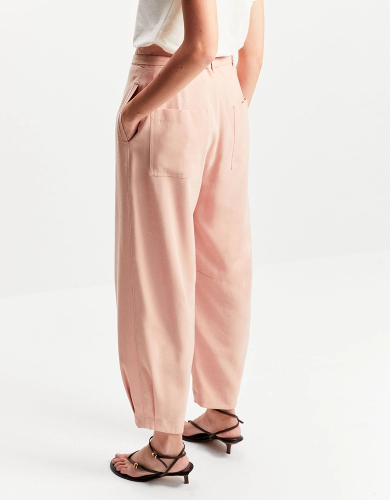 Calça baggy com pregas