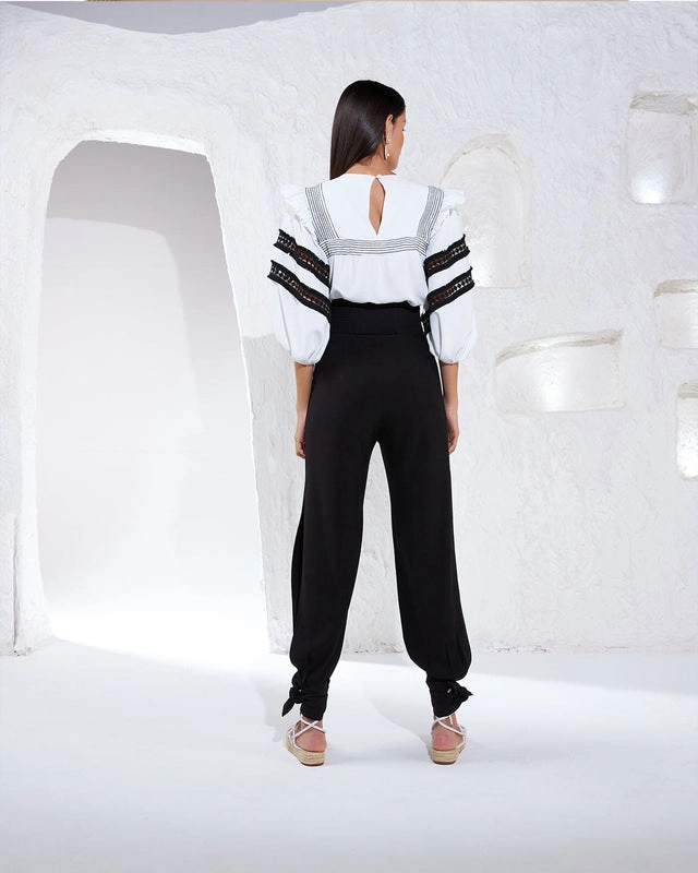Calça Fenda Lateral Cinto Pesponto Skazi