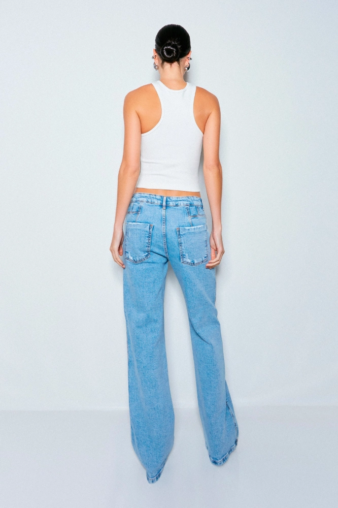 CALÇA RETA CINTURA MEDIA EM JEANS 