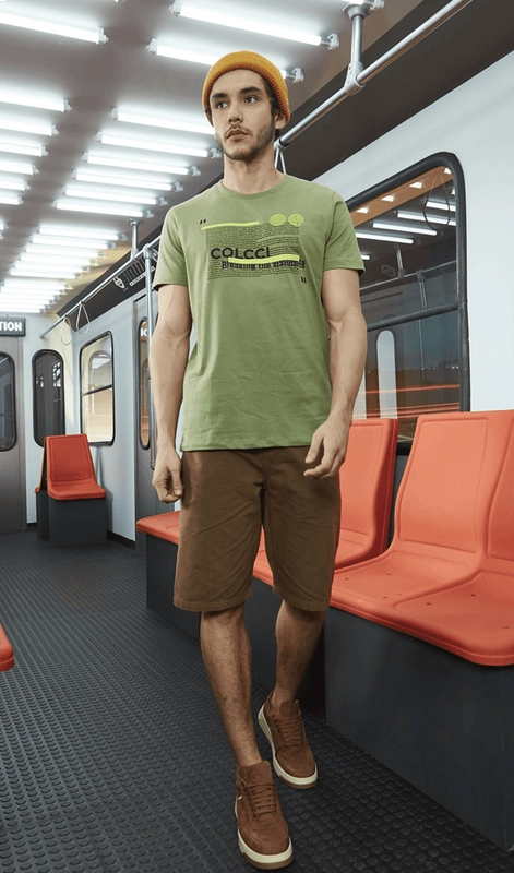 Camiseta Braking The Standarts Colcci