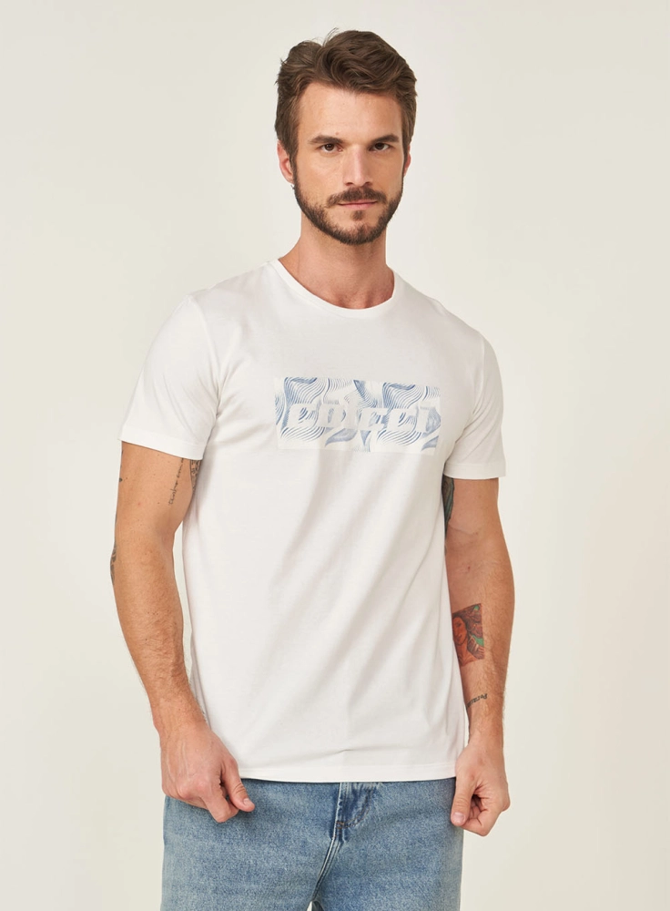 Camiseta Comfort Com Estampa Em Logo Frontal colcci