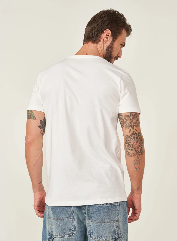 Camiseta Comfort Com Estampa Em Logo Frontal colcci