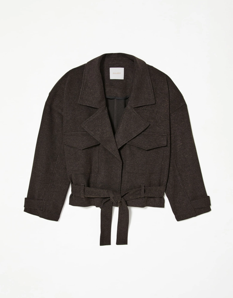 Casaco Curto Peletizado Detalhe Faixa Shoulder