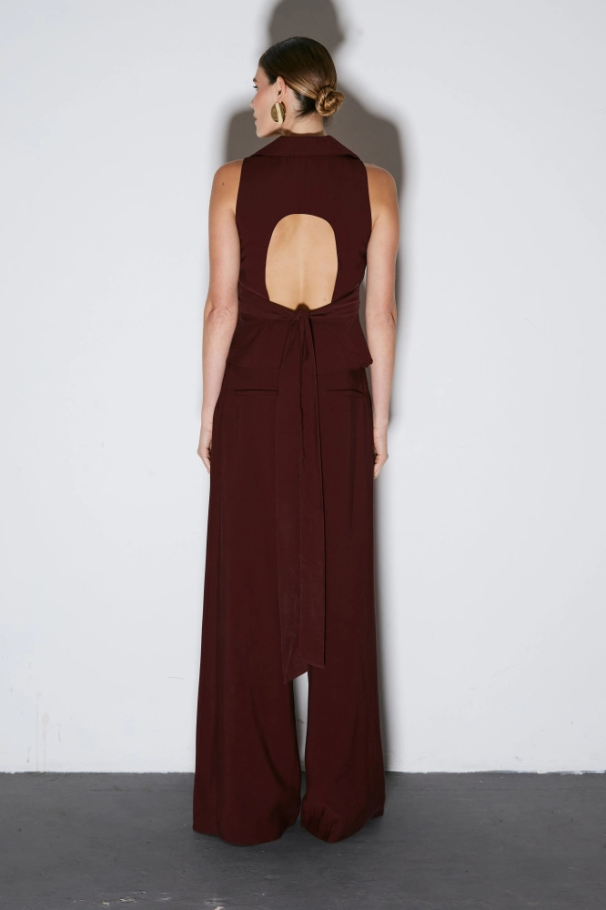 CONJUNTO COLETE COM ABERTURA E CALÇA PANTALONA ALFAIATADA