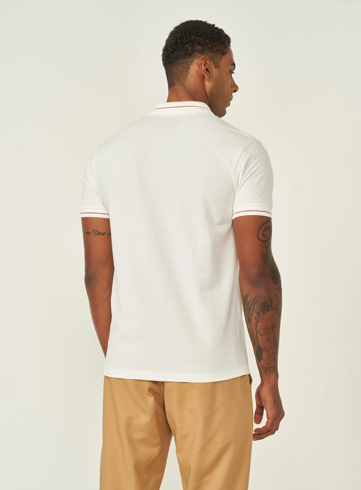 Polo Masculina Com Detalhe Bordado Na Gola colcci