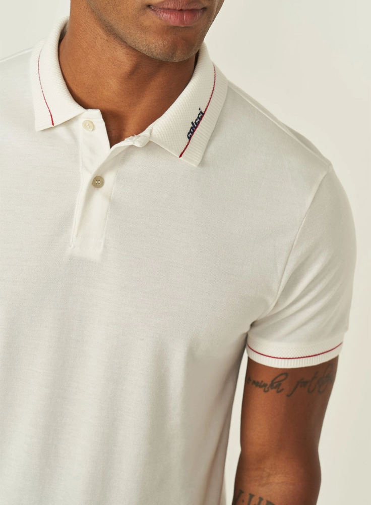 Polo Masculina Com Detalhe Bordado Na Gola colcci
