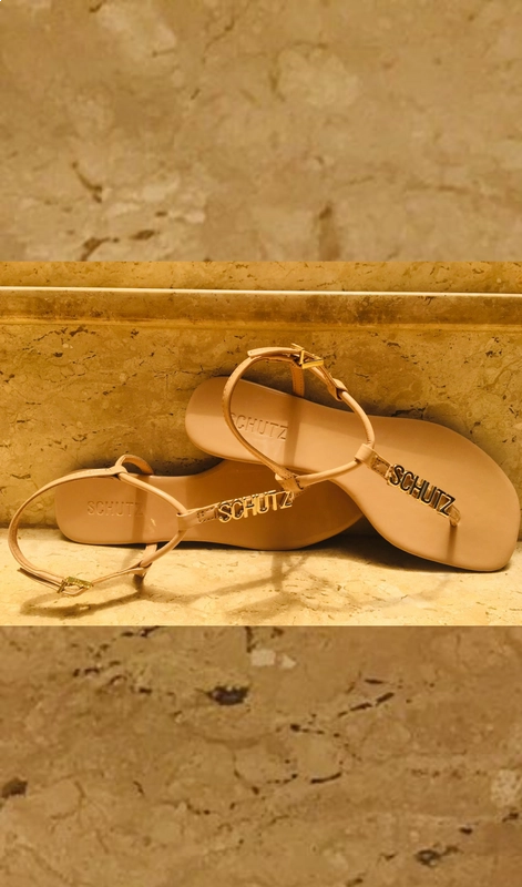 Sandália Rasteira Schutz