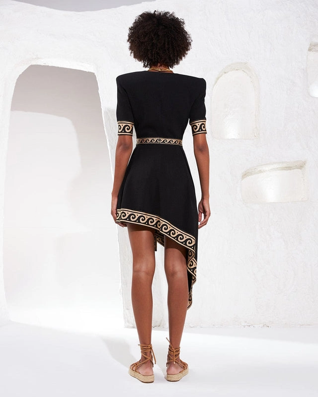 Vestido Assimétrico Decote Profundo Skazi