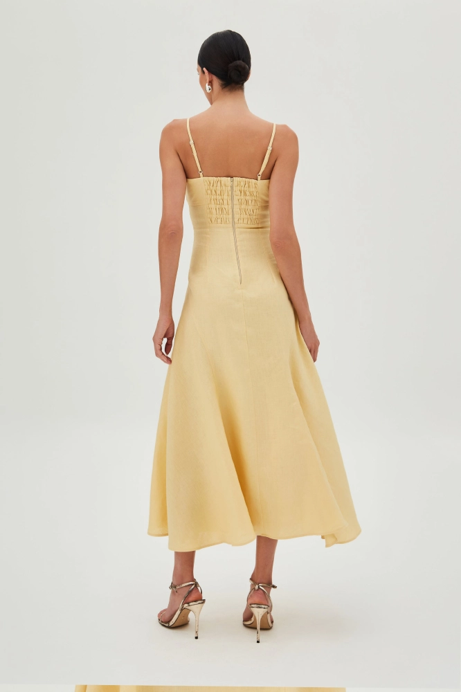 Vestido midi com drapeados busto e barra
