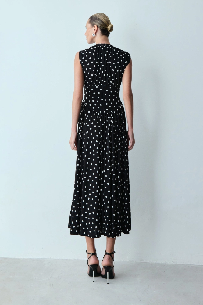 VESTIDO MIDI FRANZIDOS OMBROS COS LARGO SAIA POÁ AMPLA