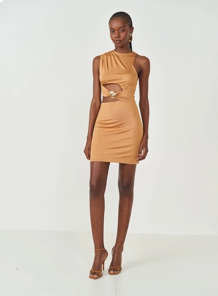 Vestido Slim Com Recortes